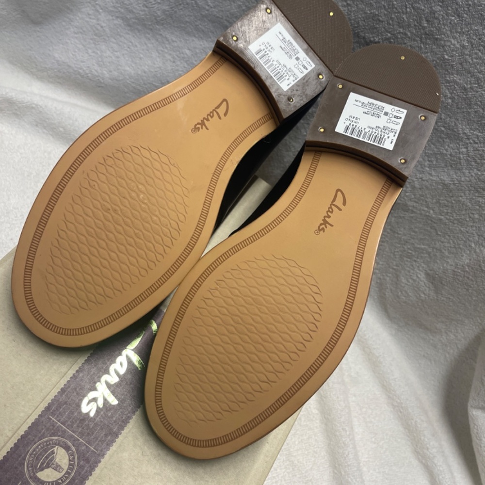 Clarks - Picture 7 of 8